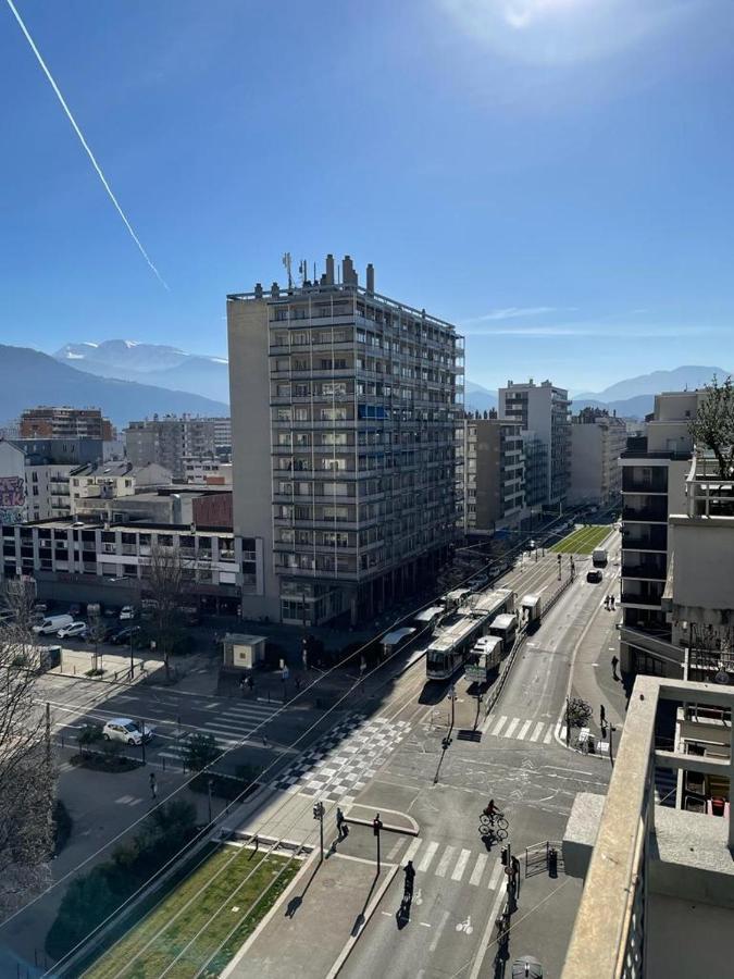 Champon - Lumineux 2 Chambres Avec Garage Prive - Tram A 1 Min Grenoble Luaran gambar